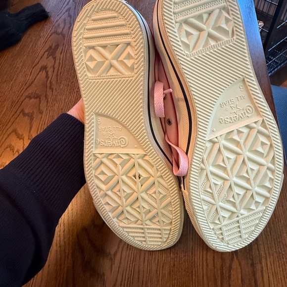 Pink Converse sneakers, size 8 Pre worn but much life is left! Lovely - Picture 10 of 10